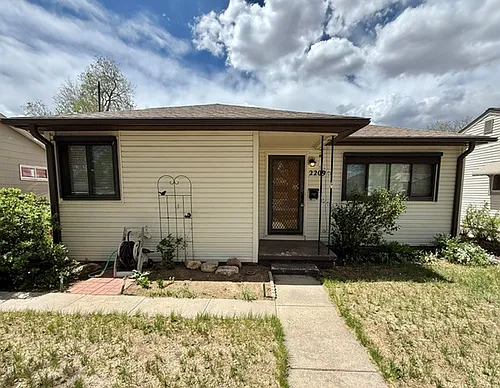2209 Macon St Photo 1