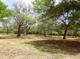 1105 Lakewood Ln, Weimar, TX 78962