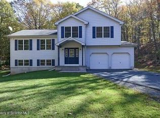111 Saint Moritz Dr, Tafton, PA 18464