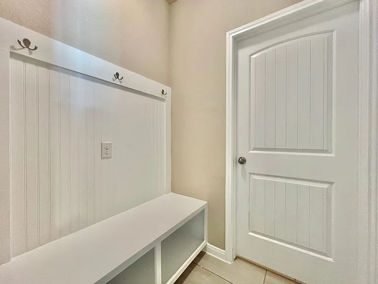 1606 Misty Elm St — Photo 31