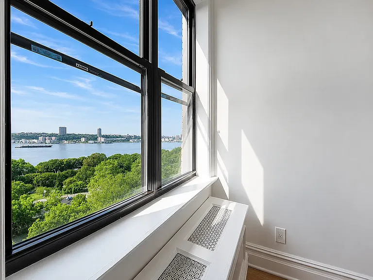 98 Riverside Dr #14C — Photo 7