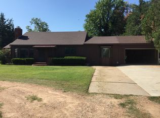 10255 Lake Rd, Pratt, KS 67124