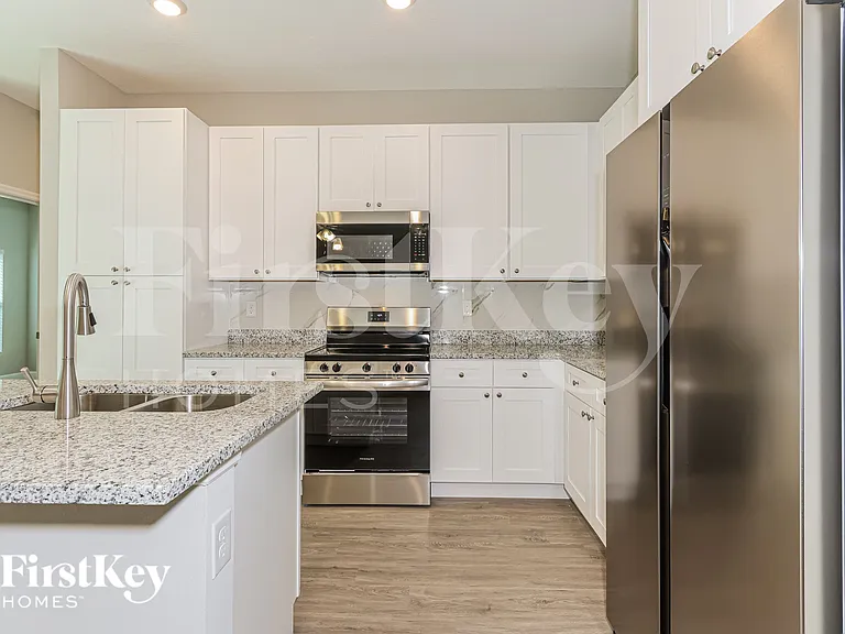 514 Warwick St SE — Photo 5