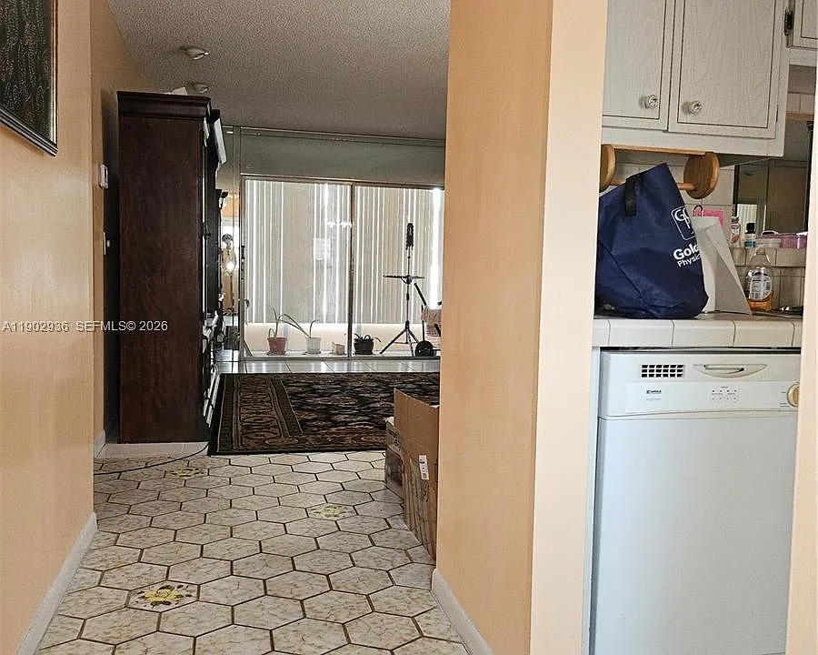 5121 W Oakland Park Blvd #211