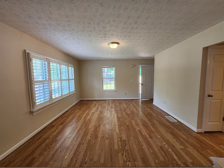2635 Poplar Ln — Photo 15