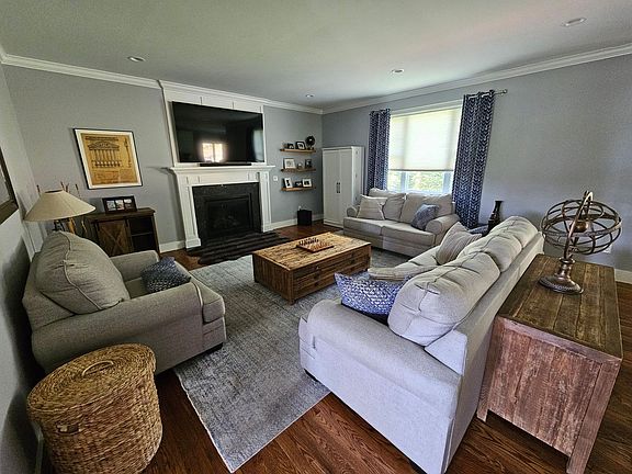 4th image of 25 Meridian Ridge Dr
