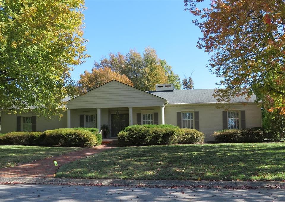 1st image of 1941 Oxford Dr