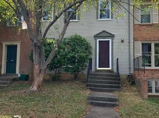 12852 Tumbling Brook Ln, Woodbridge, VA 22192