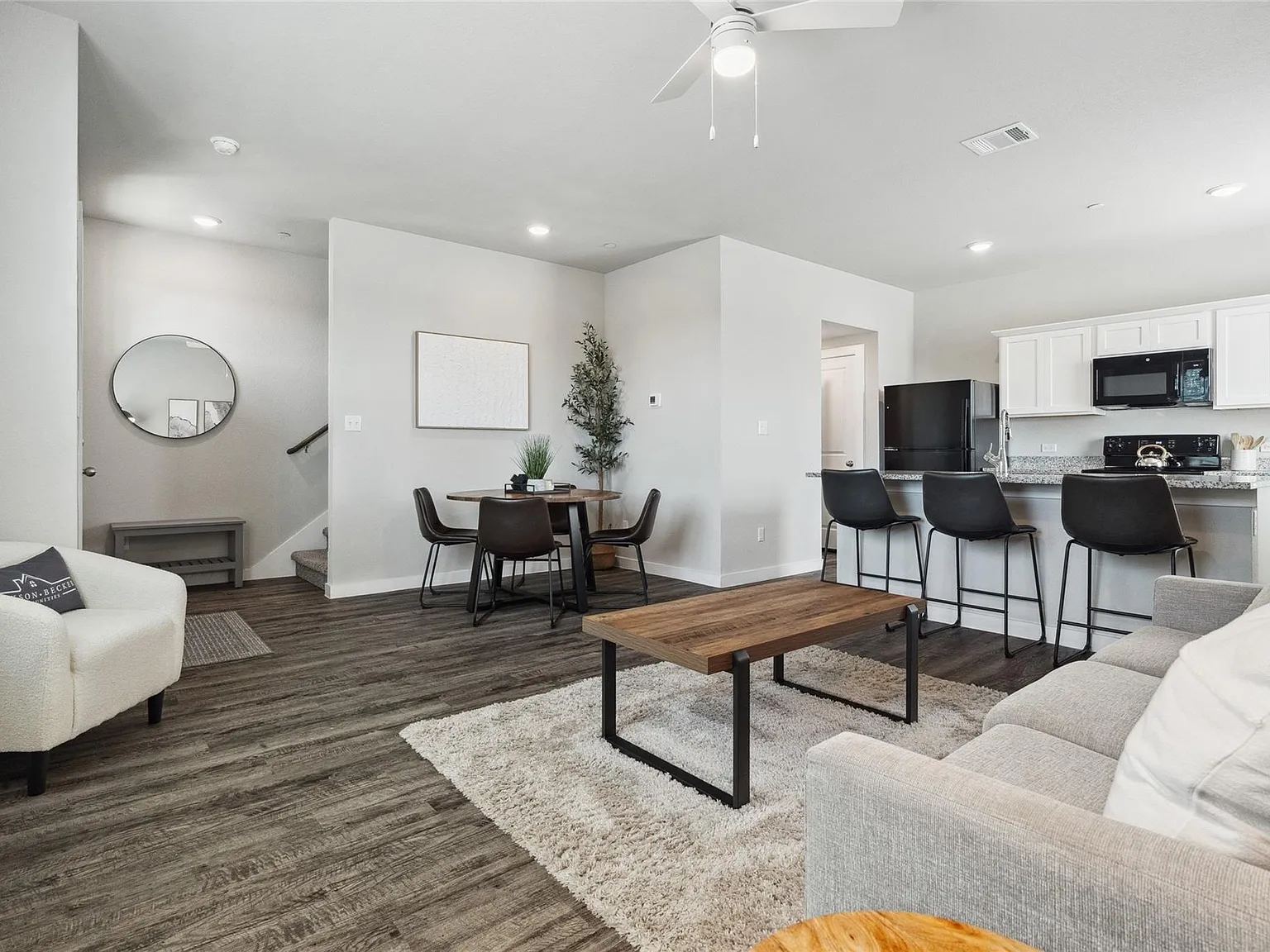 2 bed, 2.5 bath, 1086 sqft, $1,750 — Photo 3