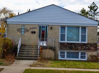 8950 Harms Rd, Morton Grove, IL 60053