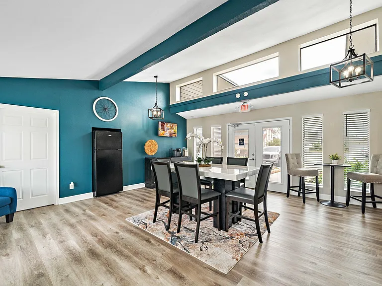 51 Ten Townhomes — Photo 37
