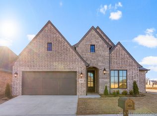 9052 E 62nd St S, Tulsa, OK 74133