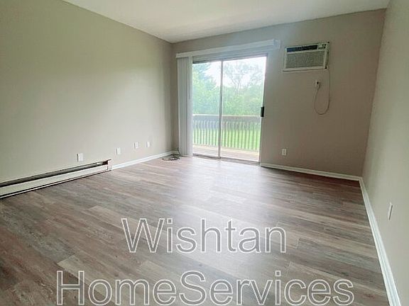 5th image of 218 Charleston Blvd Floor 3