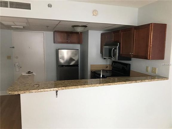 4th image of 151 E Washington St Unit 328