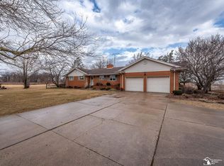 884 W Albain Rd, Monroe, MI 48161