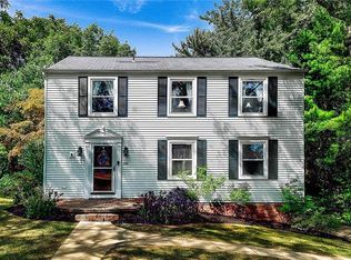 320 Scottsdale Dr, Coraopolis, PA 15108