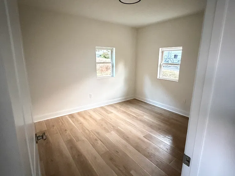 212 N Franklin St — Photo 5