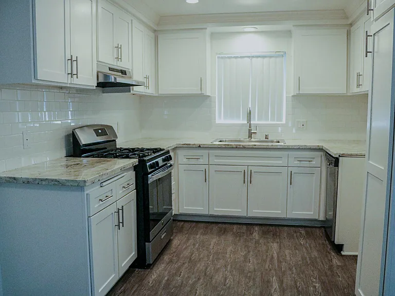 Devington Apartments — Photo 11
