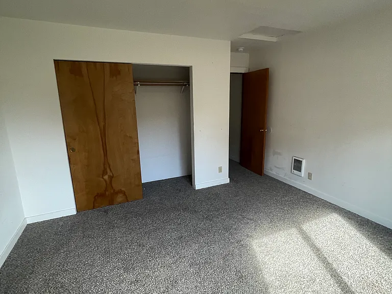 112 Cowan Ct #110 — Photo 10