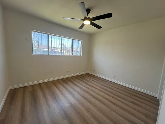2500 Earle Ave #1/2 — Photo 8