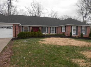409 Shawnee Woods Dr, Bedford, IN