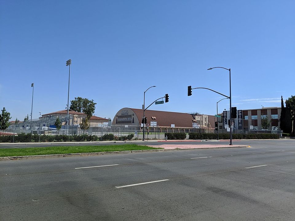Building Photo 3