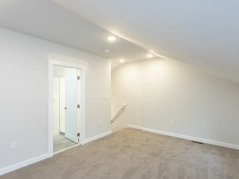 126 W 5th Ave — Photo 10