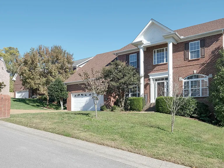 1812 Apple Ridge Cir — Photo 2