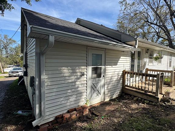4th image of 2404 Willard Ave