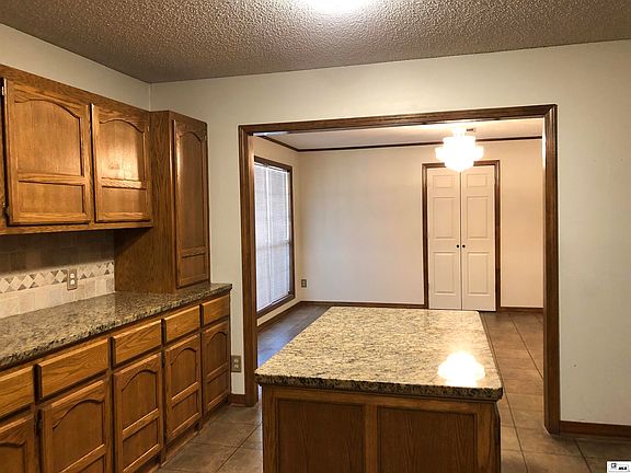 3rd image of 121 Leisure Dr