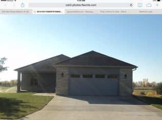 525 34th St, Milford, IA 51351