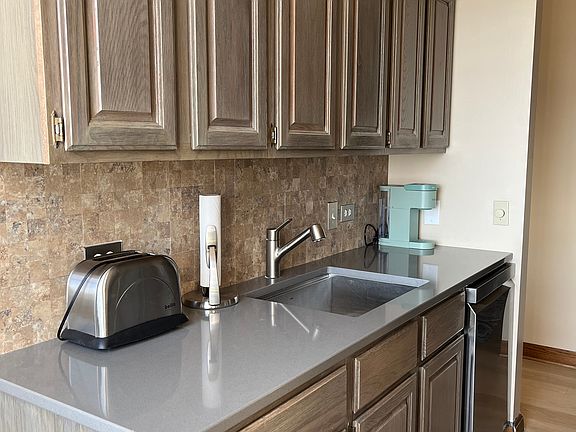 3rd image of 123 N Locust St APT 806