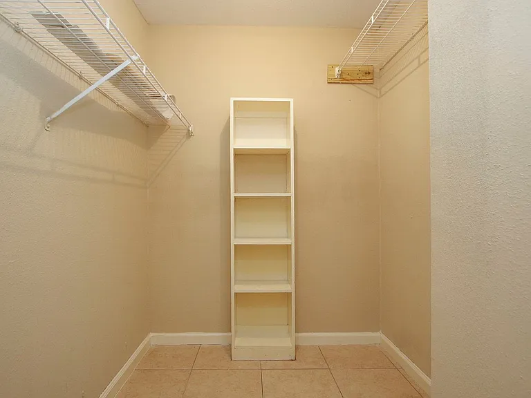 2822 S Bartell Dr #H6 — Photo 21