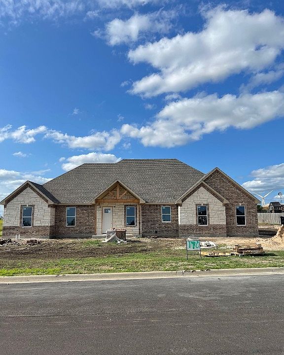 1st image of 170 Northside Dr