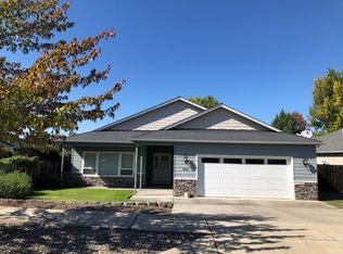 824 Solano Cir, Medford, OR 97504