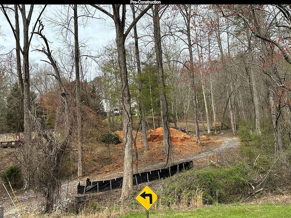 2nd image of 0 Circle Dr