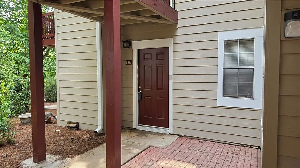 2 bed, 2.0 bath, 880 sqft, $1,650 — Photo 2