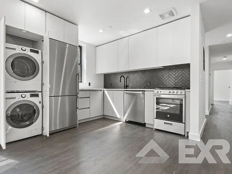 260 Water St #2P — Photo 5