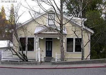 2nd image of 568 E Broad St