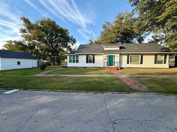 1501 Leahy Ave, Pawhuska, OK 74056