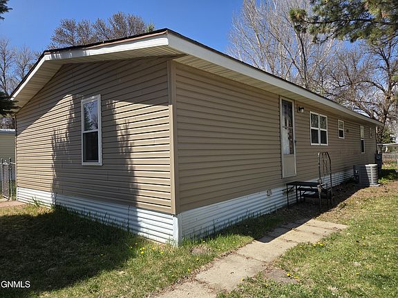 5th image of 1119 University Dr Lot 1705