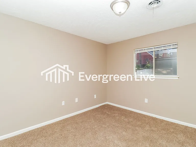 955 Briarwood Dr — Photo 11