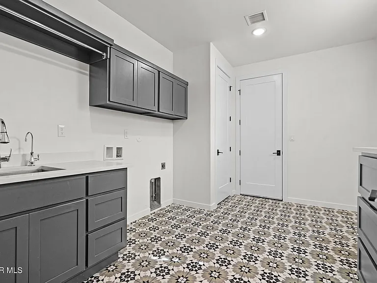 13637 Chepstow Ct — Photo 22
