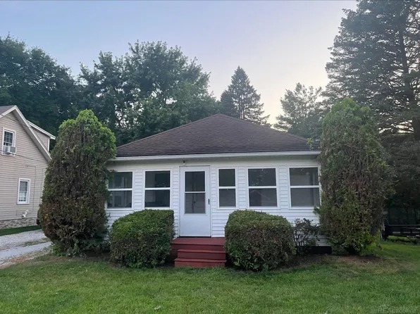 81205 Cole St, Memphis, MI 48041