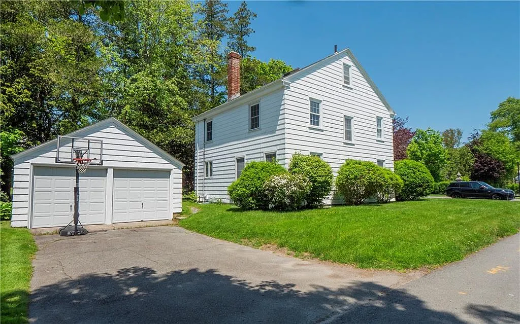 3 bed, 2.5 bath, 1680 sqft, $3,900 — Photo 3