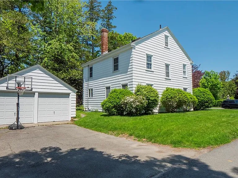 27 Red Cross Ave — Photo 3