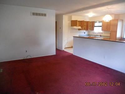 5th image of 25490 Fairgrove St