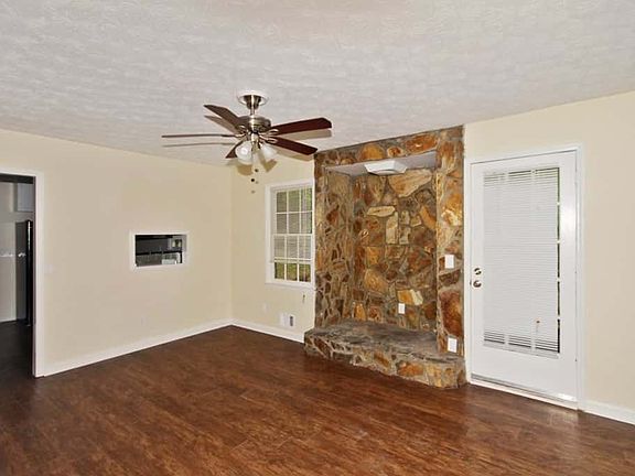 5th image of 3976 Holland Ct