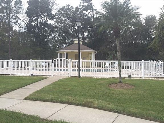 4th image of 1178 Royal Blvd