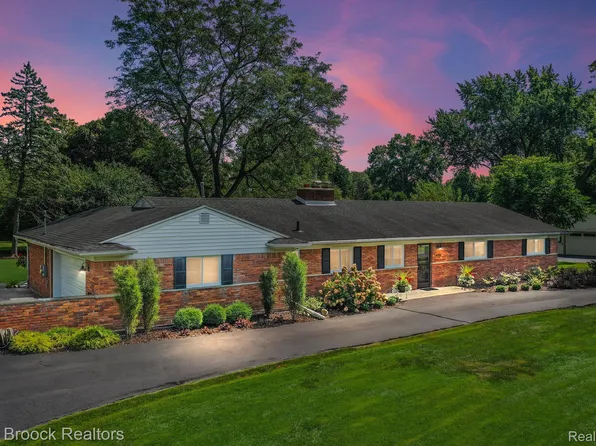 4751 Haddington Dr, Bloomfield Hills, MI 48304